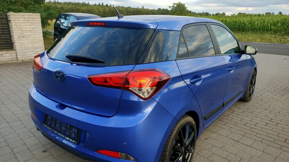 HYUNDAI i20 -