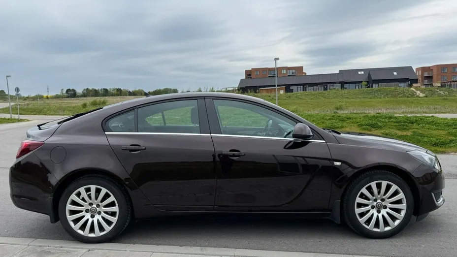 OPEL Insignia -