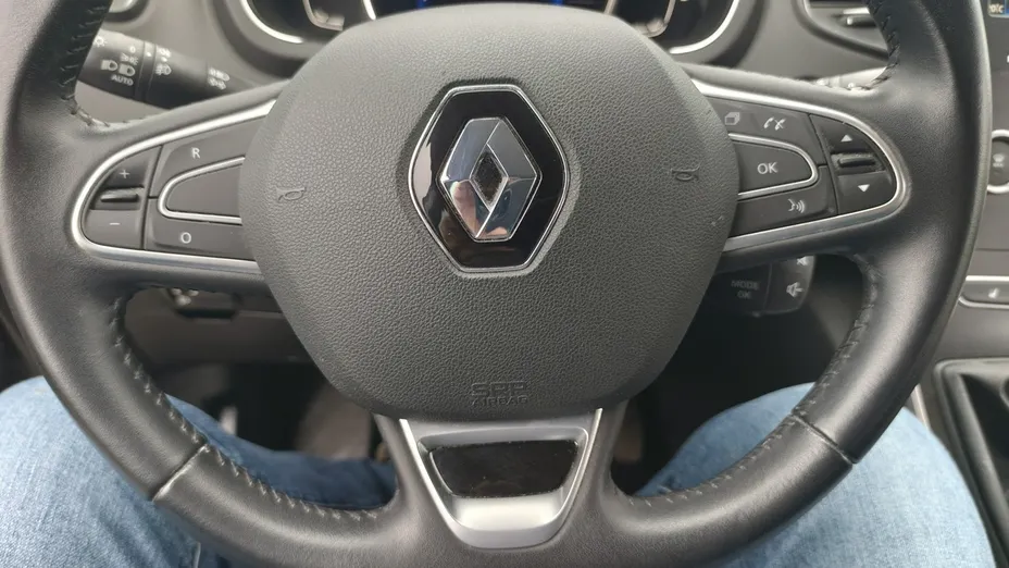 RENAULT Scenic -