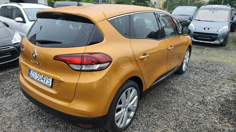RENAULT Scenic -