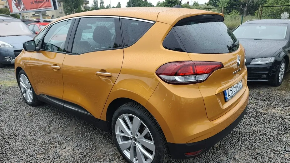 RENAULT Scenic -
