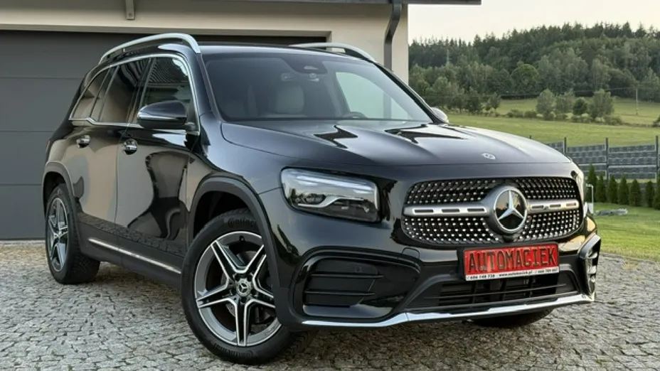 MERCEDES-BENZ GLB -