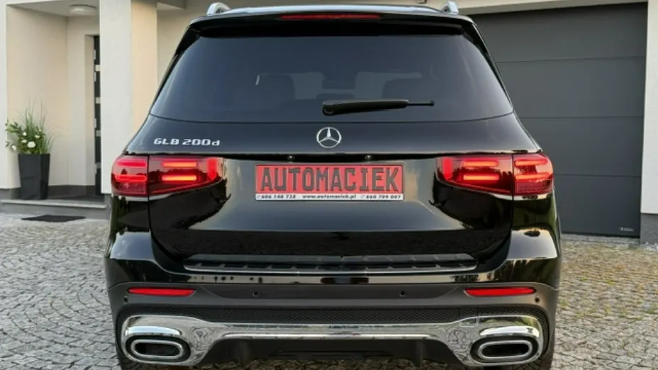 MERCEDES-BENZ GLB -