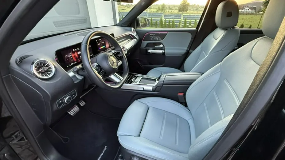 MERCEDES-BENZ GLB -