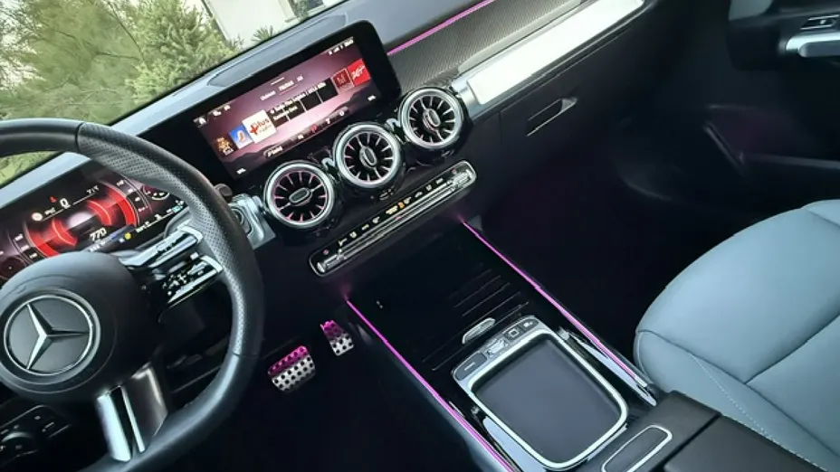 MERCEDES-BENZ GLB -