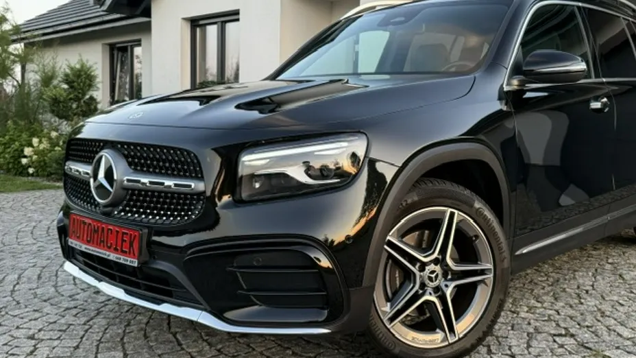 MERCEDES-BENZ GLB -
