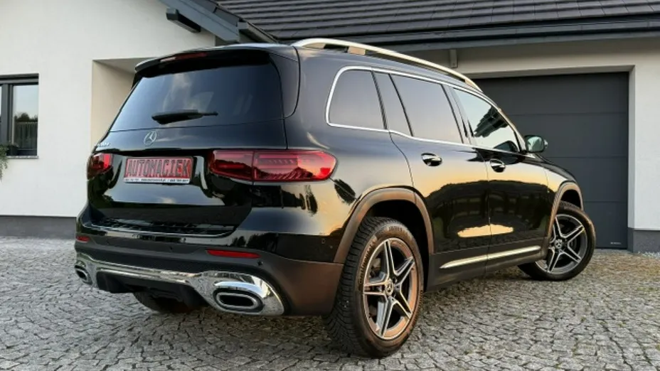 MERCEDES-BENZ GLB -