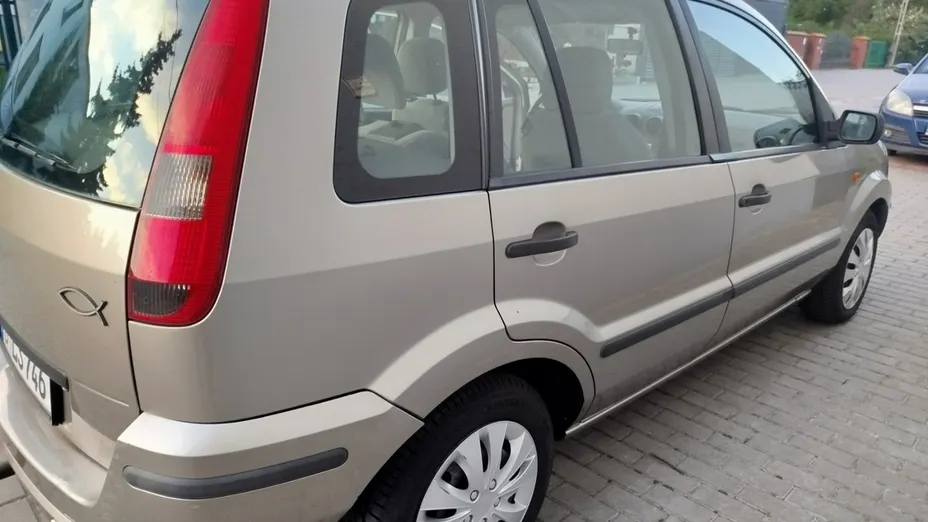 FORD Fusion -
