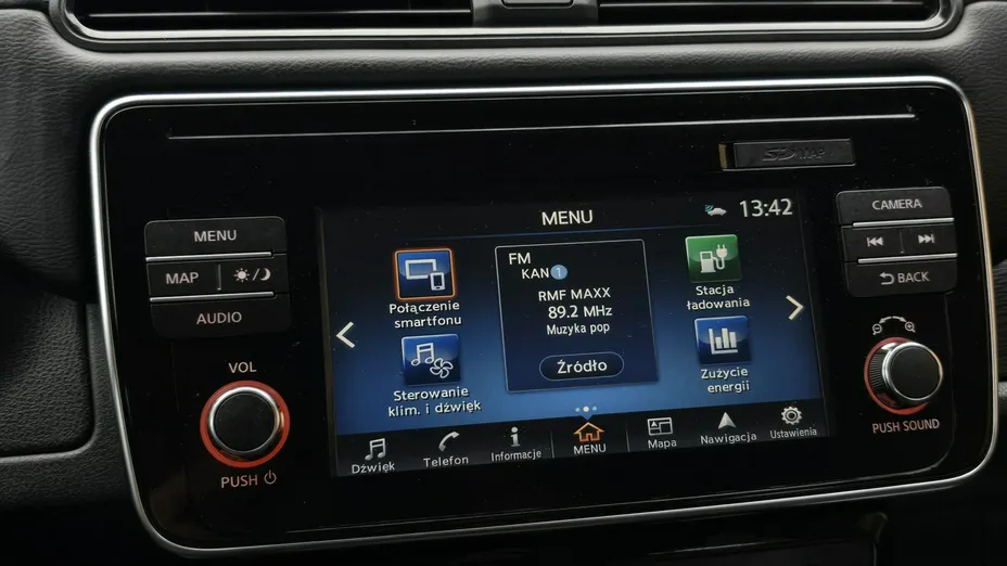 NISSAN Leaf -