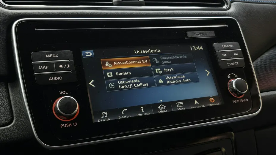 NISSAN Leaf -