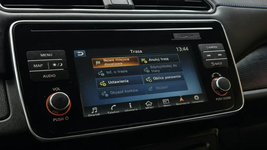 NISSAN Leaf -
