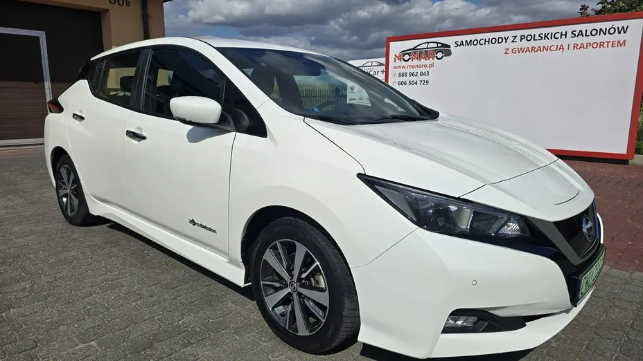NISSAN Leaf -