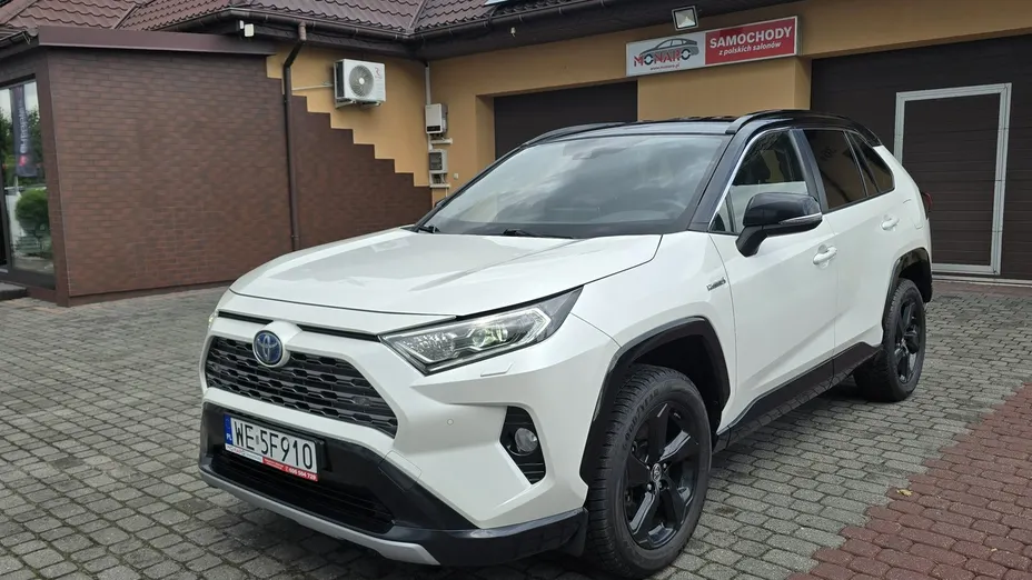 TOYOTA RAV4 -