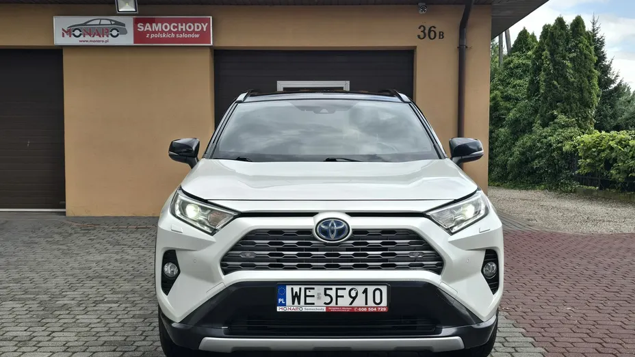 TOYOTA RAV4 -