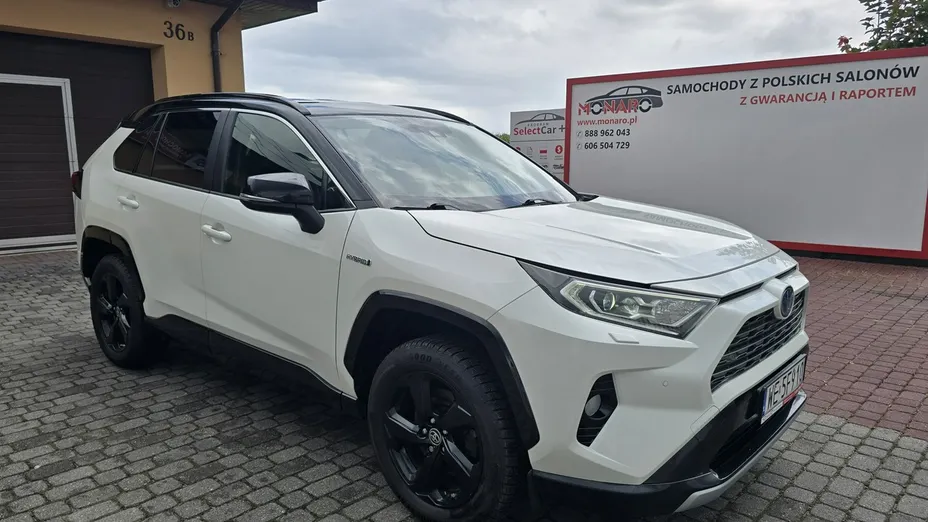 TOYOTA RAV4 -