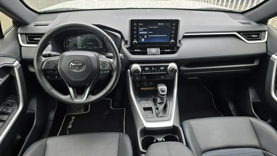 TOYOTA RAV4 -
