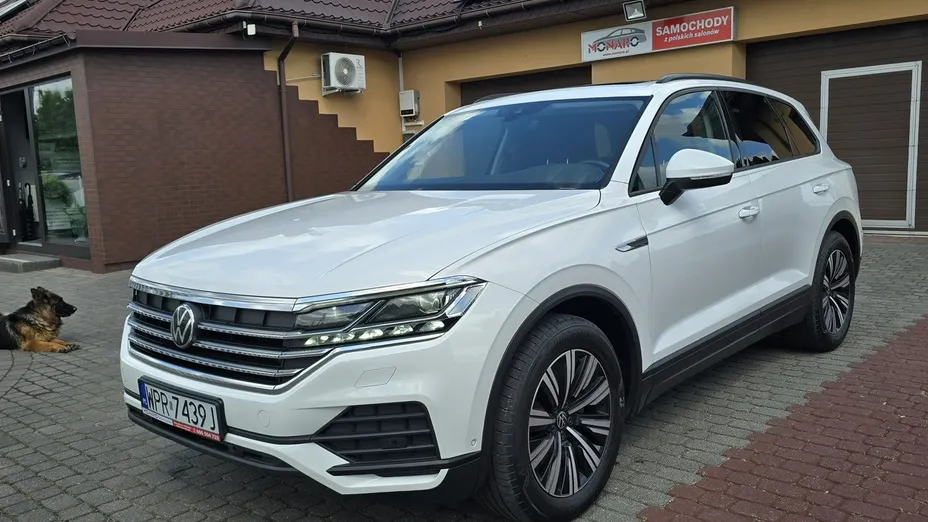 VOLKSWAGEN Touareg -