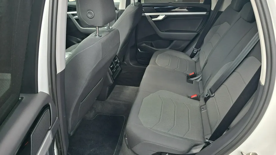 VOLKSWAGEN Touareg -