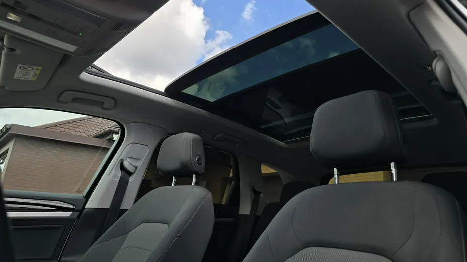 VOLKSWAGEN Touareg -