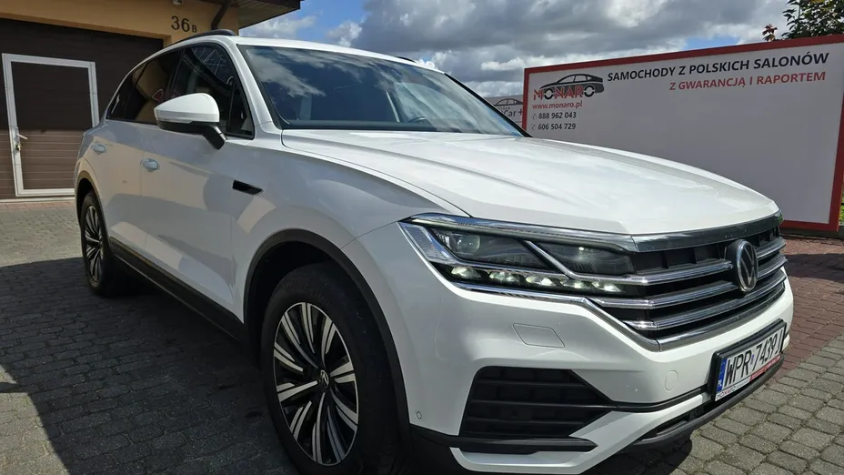 VOLKSWAGEN Touareg -
