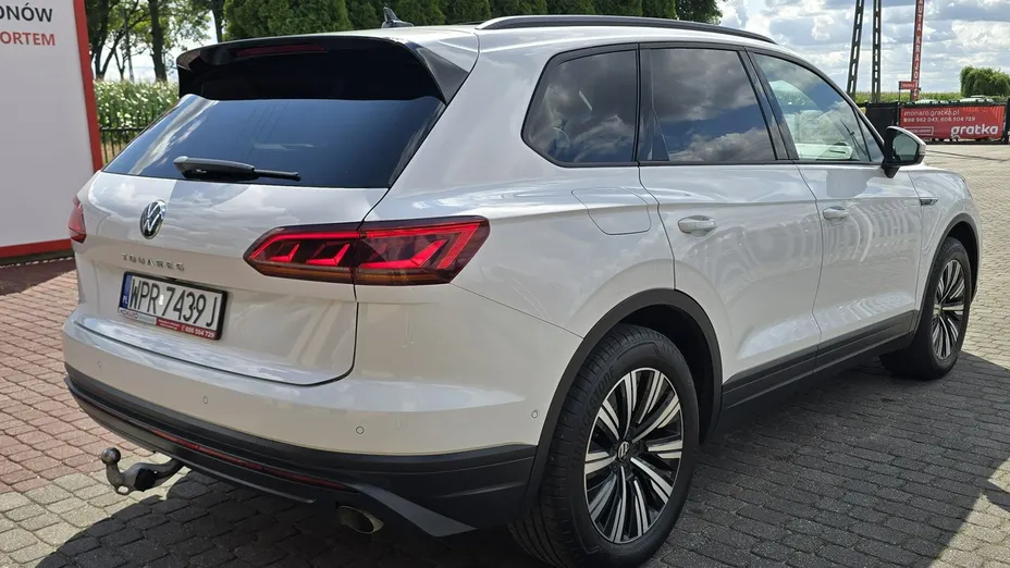 VOLKSWAGEN Touareg -