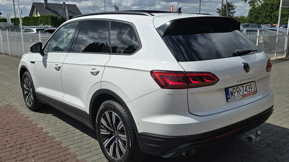 VOLKSWAGEN Touareg -
