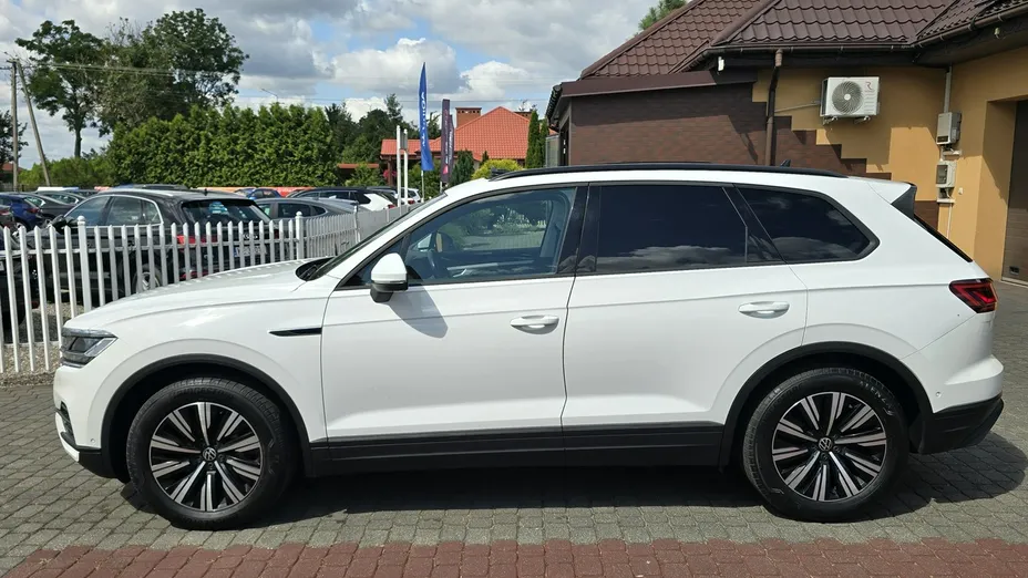 VOLKSWAGEN Touareg -