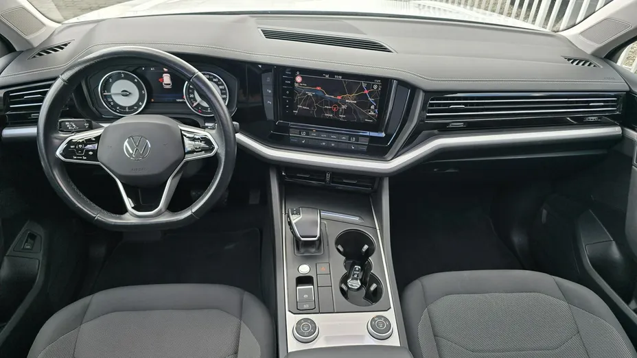 VOLKSWAGEN Touareg -