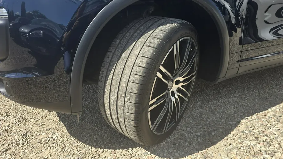 PORSCHE Cayenne -