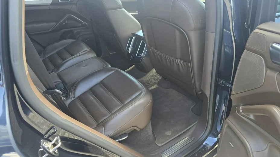 PORSCHE Cayenne -