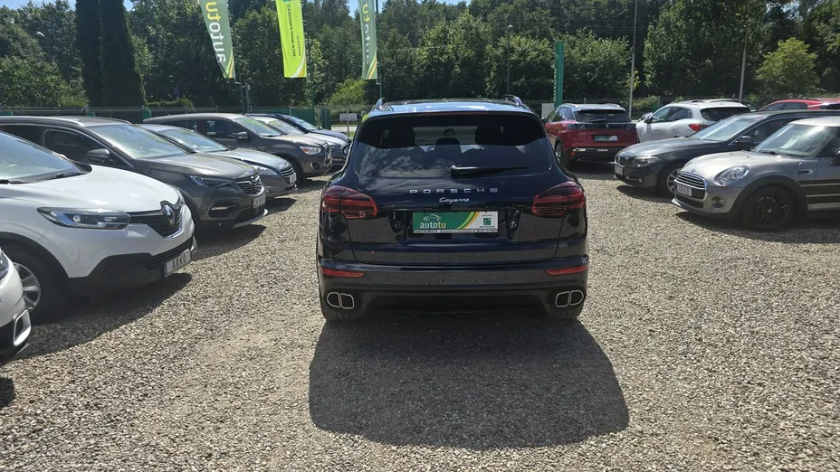 PORSCHE Cayenne -
