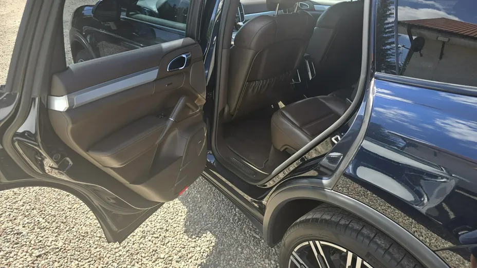 PORSCHE Cayenne -