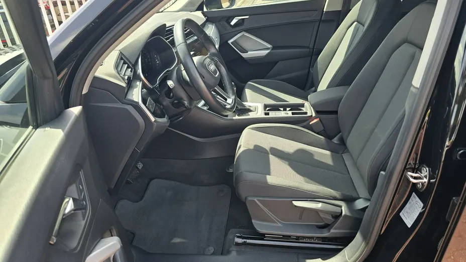 AUDI Q3 -