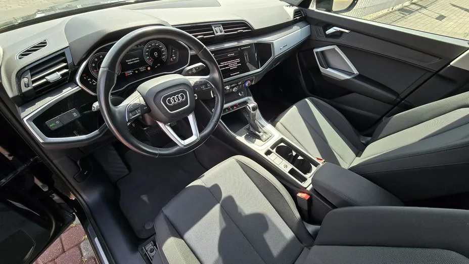 AUDI Q3 -