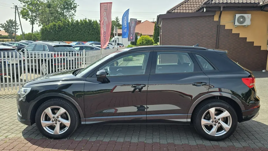 AUDI Q3 -