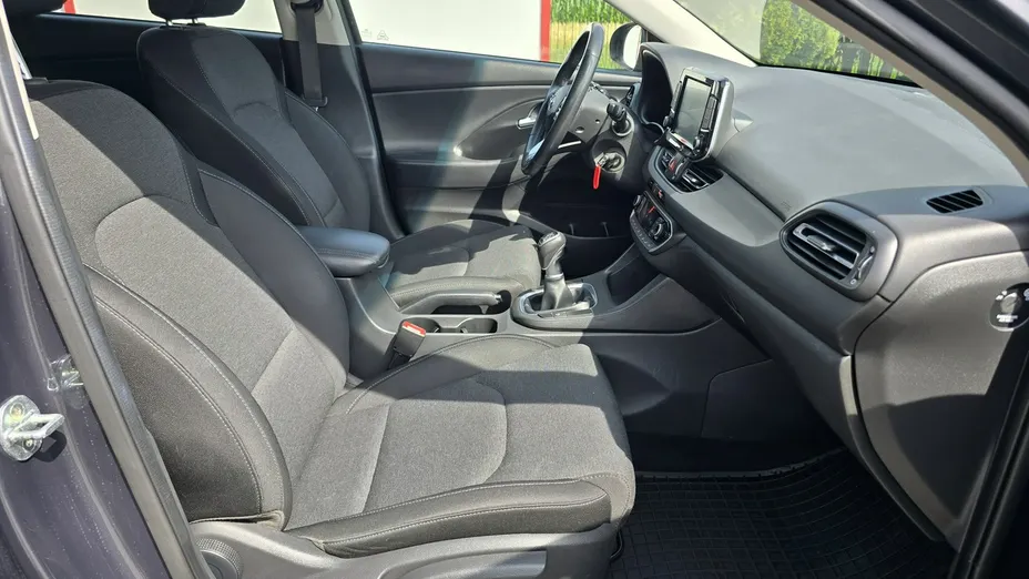 HYUNDAI i30 -