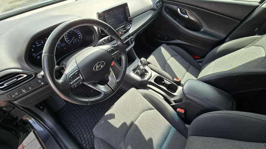 HYUNDAI i30 -