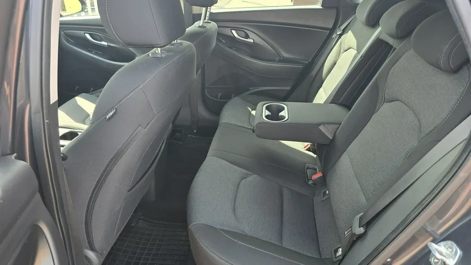 HYUNDAI i30 -