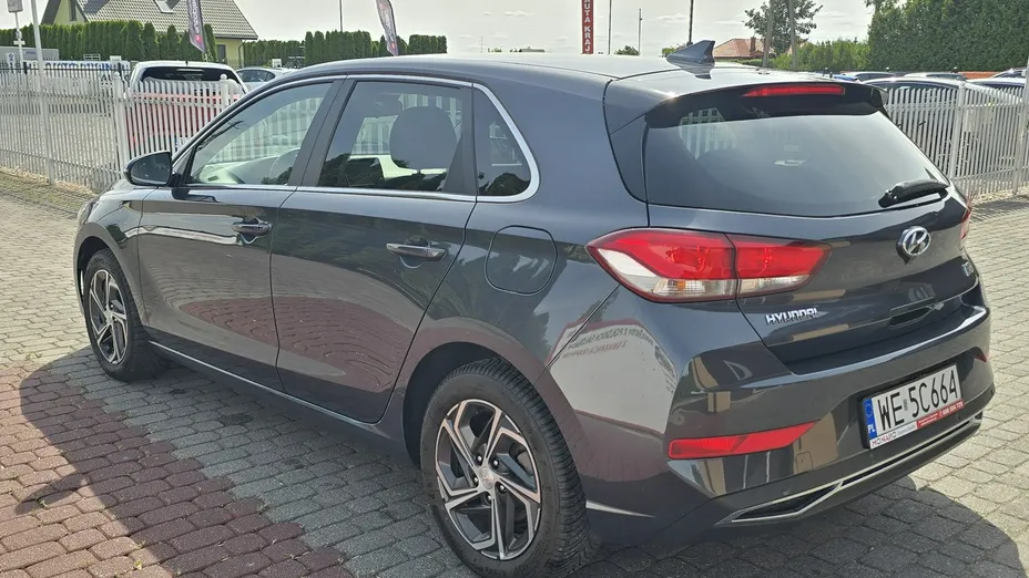 HYUNDAI i30 -