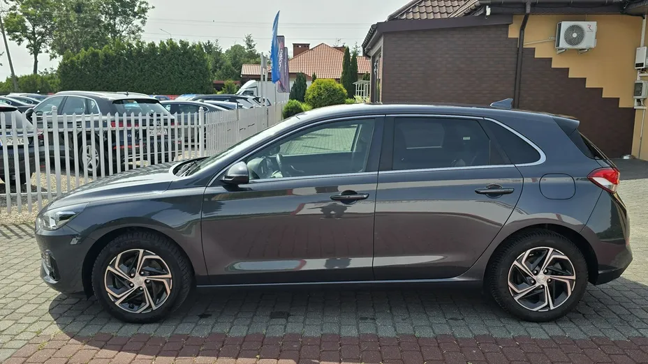 HYUNDAI i30 -