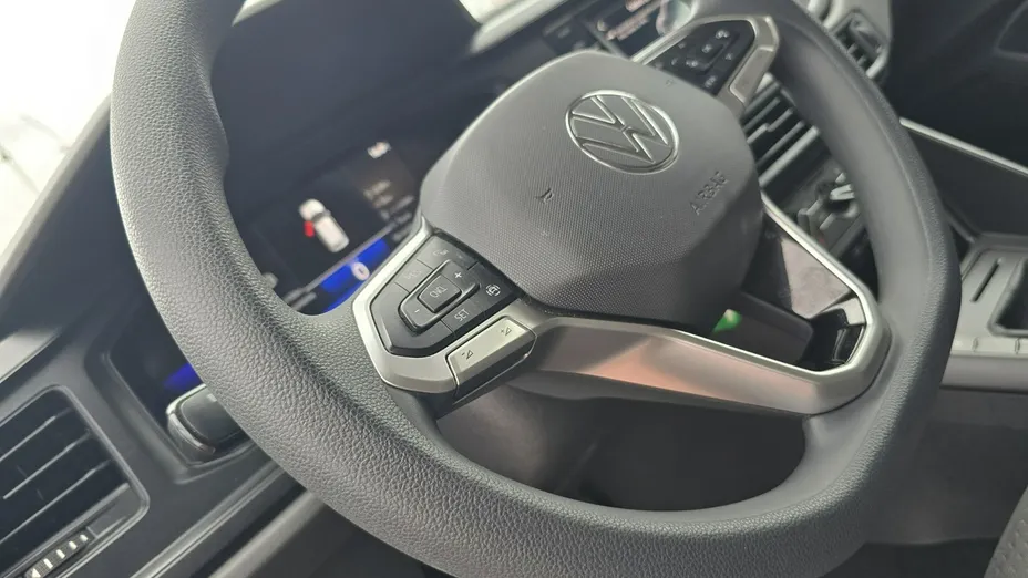 VOLKSWAGEN Polo -