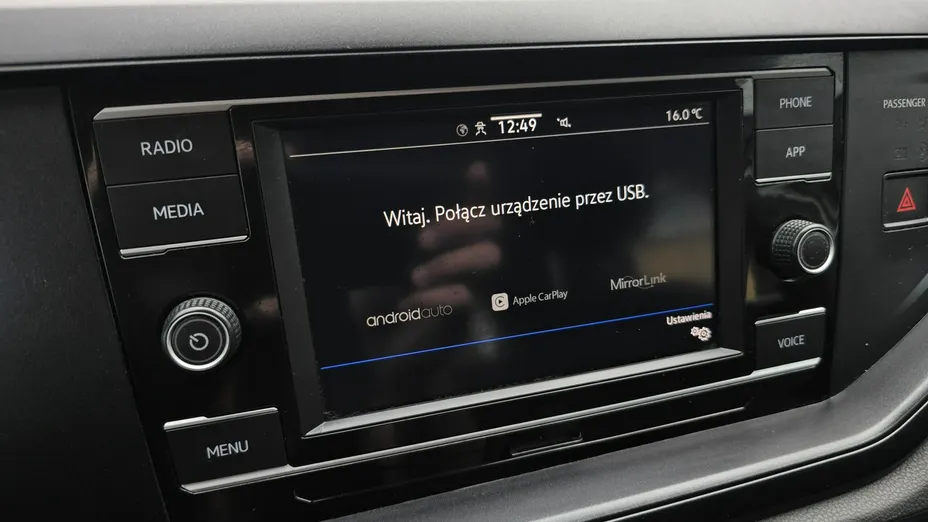 VOLKSWAGEN Polo -