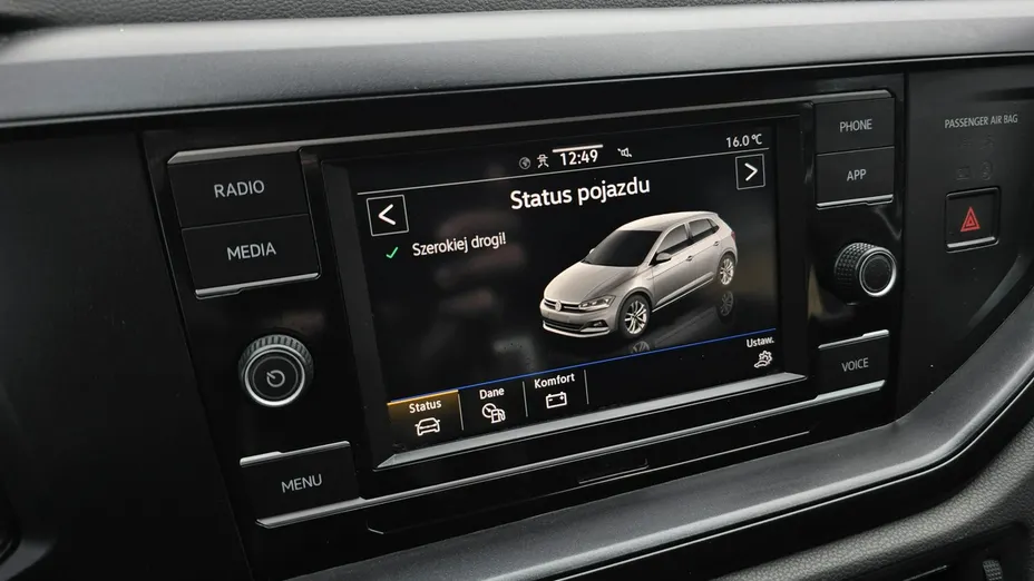 VOLKSWAGEN Polo -