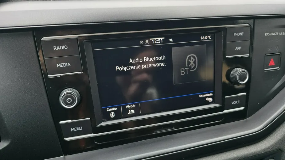 VOLKSWAGEN Polo -