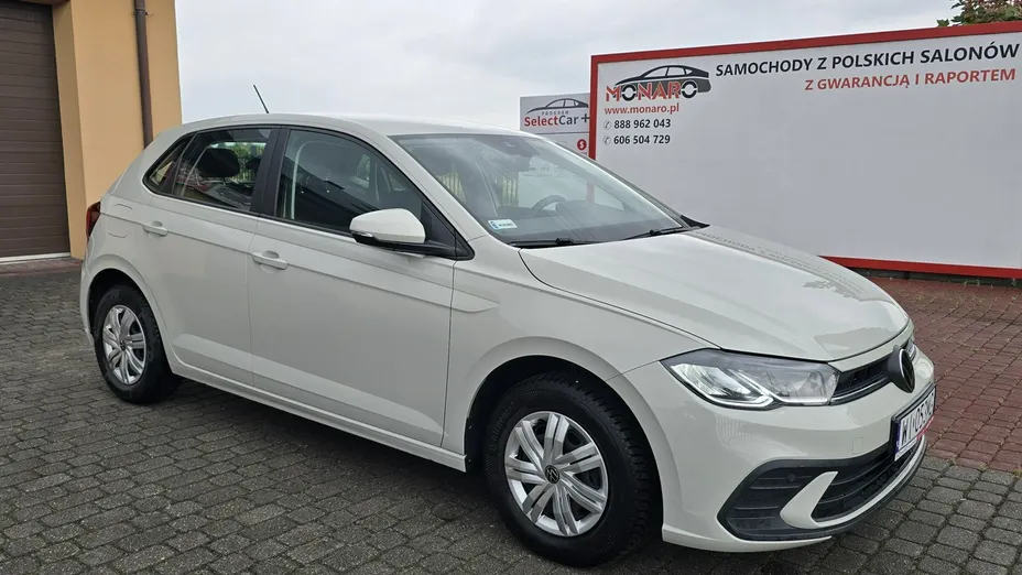 VOLKSWAGEN Polo -