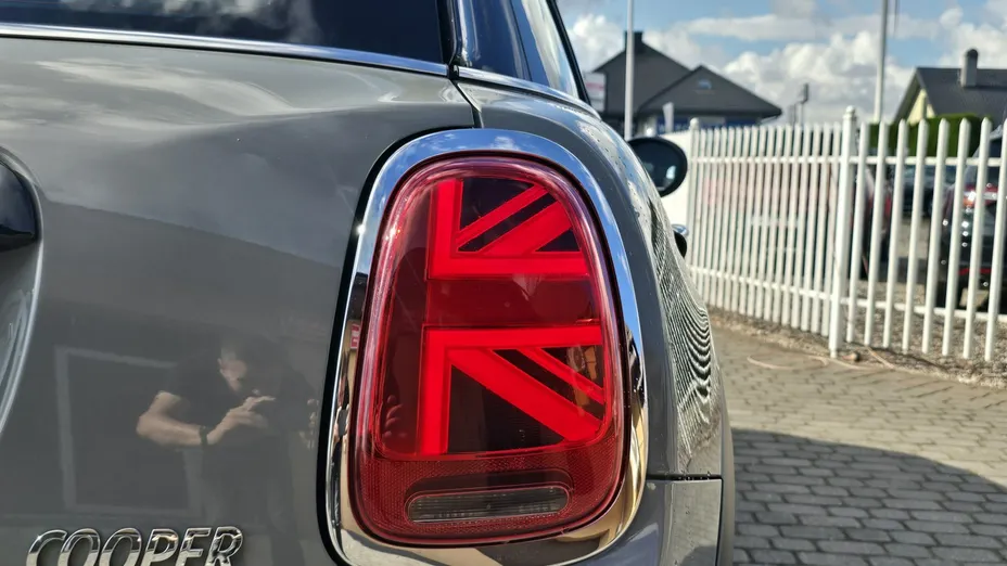 MINI Cooper -