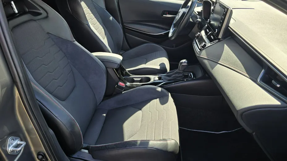TOYOTA Corolla -
