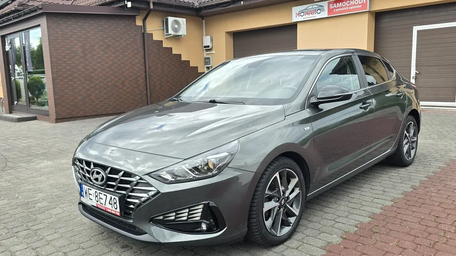HYUNDAI i30 -