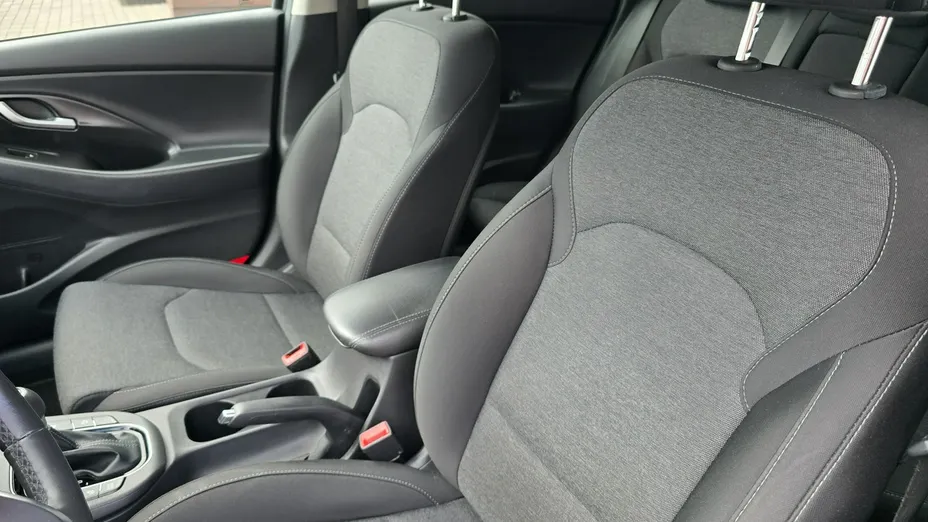 HYUNDAI i30 -