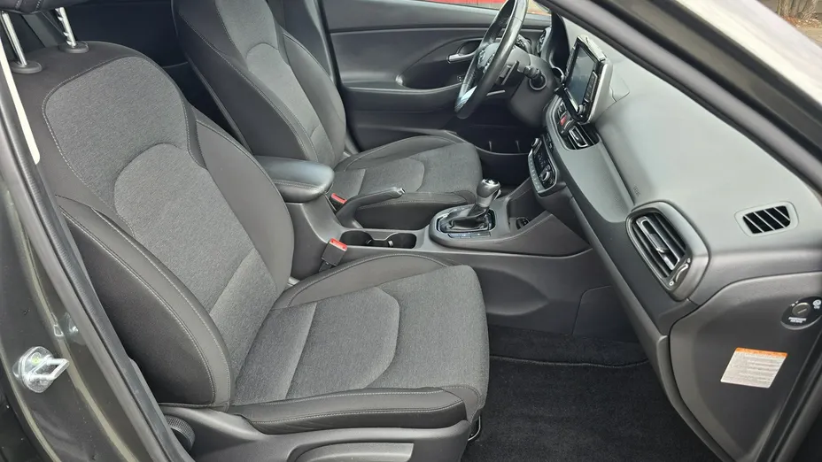 HYUNDAI i30 -